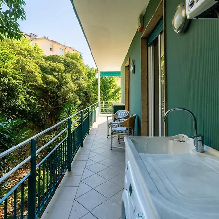 Sunshine Dreams By Interhome Apartmán